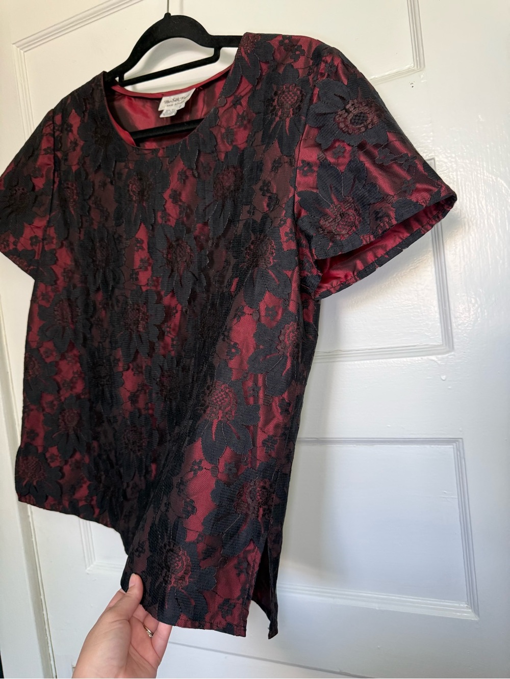 Vintage The Silk Farm Burgundy Floral Lace Overlay Scoop Neck Blouse 100% Silk 8 - Picture 8 of 10